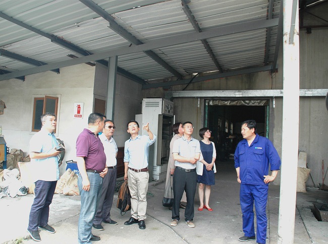 1467177487581789.jpg 6參觀太極公司實(shí)驗(yàn)車間_副本.jpg